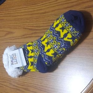 Muk Luks Michigan gameday cabin sox socks women's small/medium (5-7)